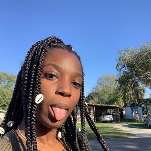 Meet your Posher, Ariona